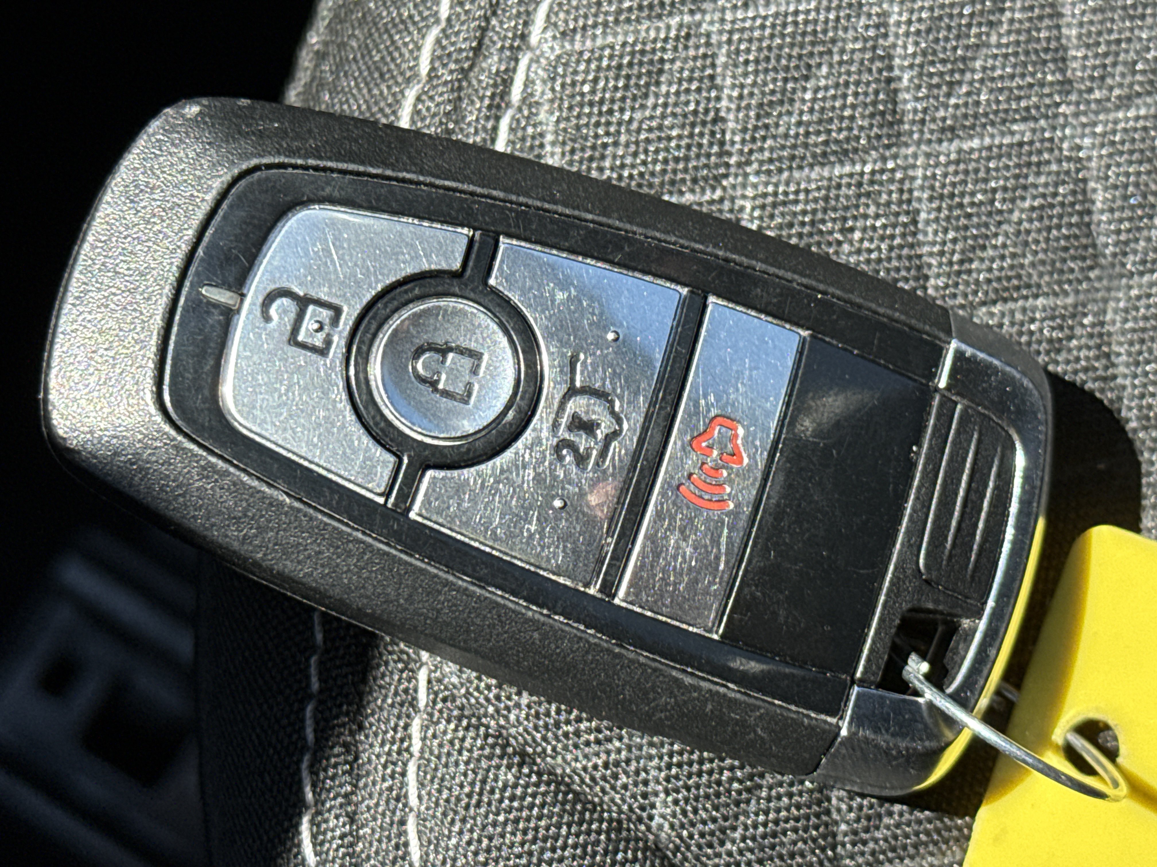 Used 2025 Ford Escape Active AWD/4WD image 27