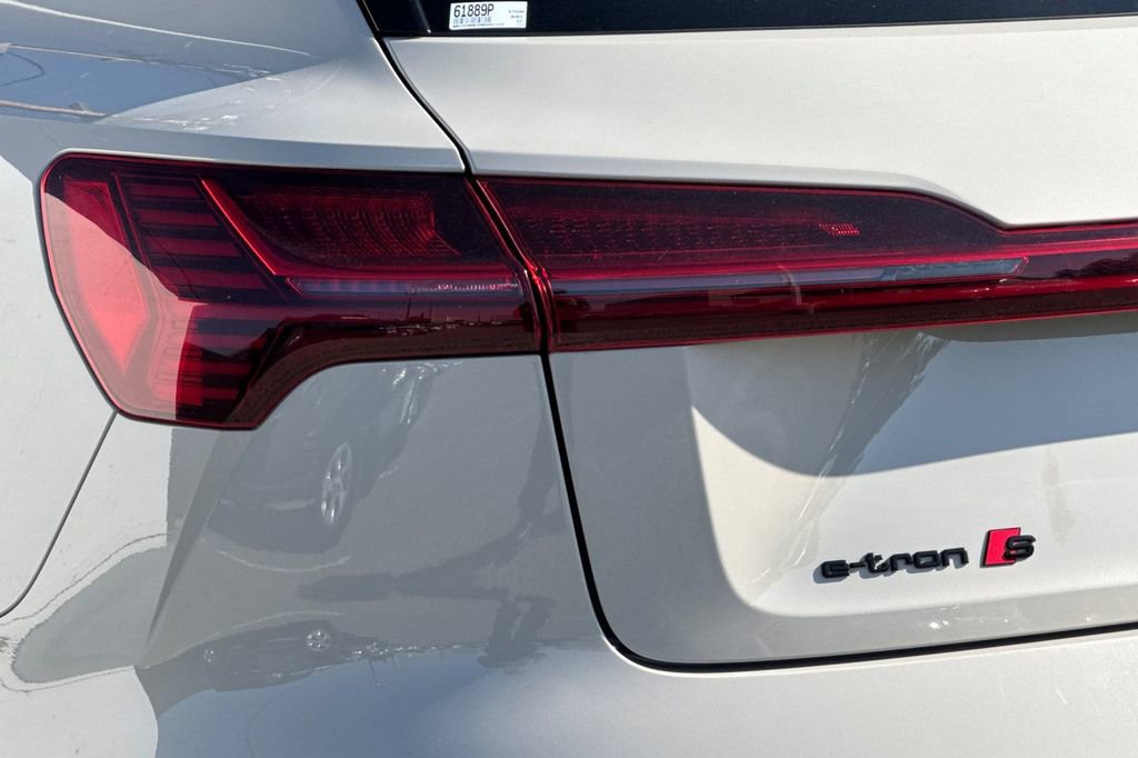 Used 2022 Audi e-tron S Prestige image 26
