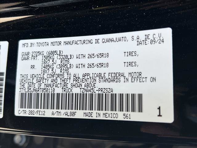 Used 2024 Toyota Tacoma TRD Sport AWD/4WD image 25