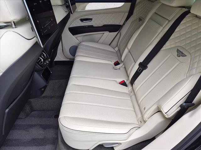 Used 2023 Bentley Bentayga AWD/4WD image 20