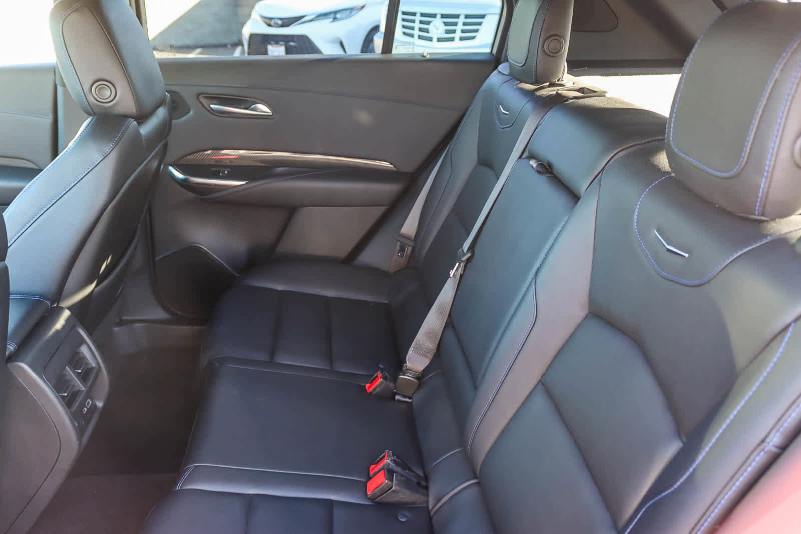 Used 2024 Cadillac XT4 Sport w/ Technology Package image 17