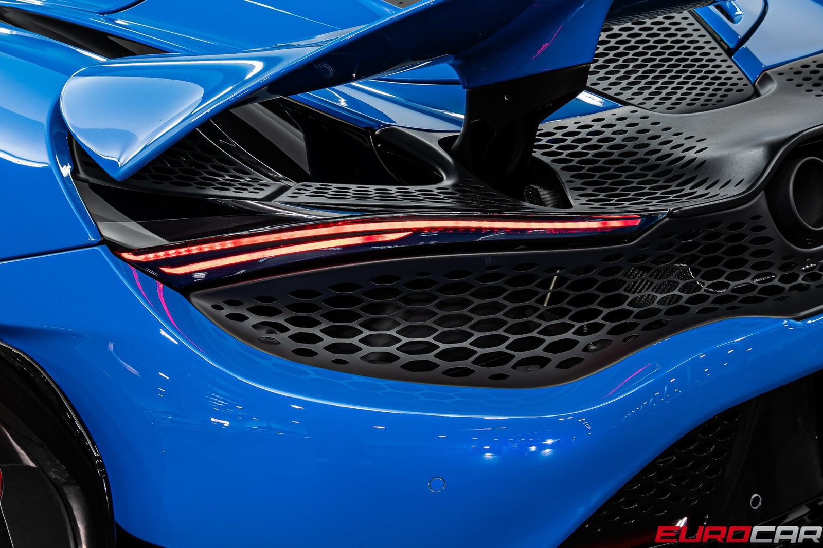 Used 2022 McLaren 765LT RWD image 26