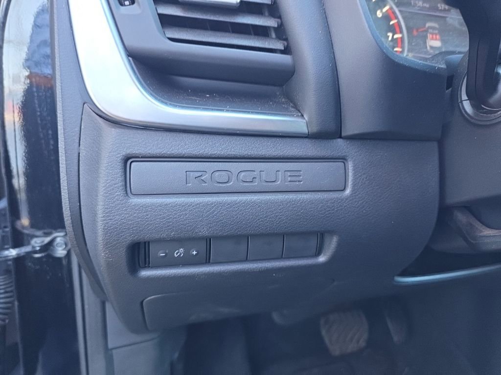 Certified 2023 Nissan Rogue S image 17