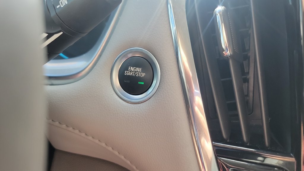 Used 2019 Chevrolet Traverse LT FWD image 23