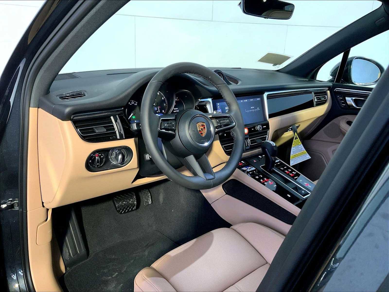 New 2026 Porsche Macan AWD/4WD image 4