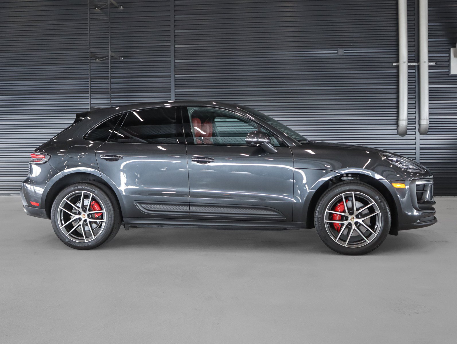 Certified 2024 Porsche Macan S AWD/4WD image 11