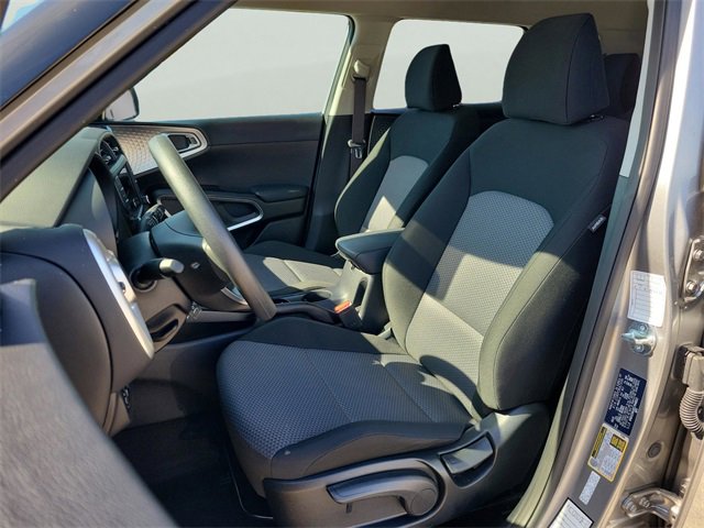 Used 2025 Kia Soul LX image 15