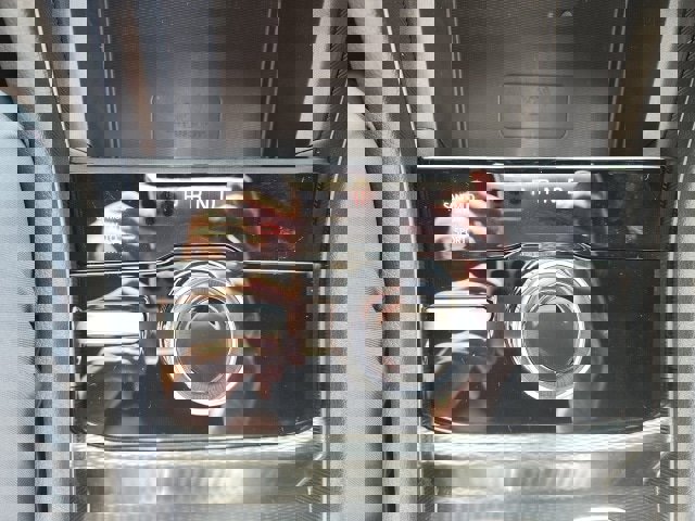 New 2025 Jeep Grand Cherokee Limited w/ Luxury Tech Group II image 9