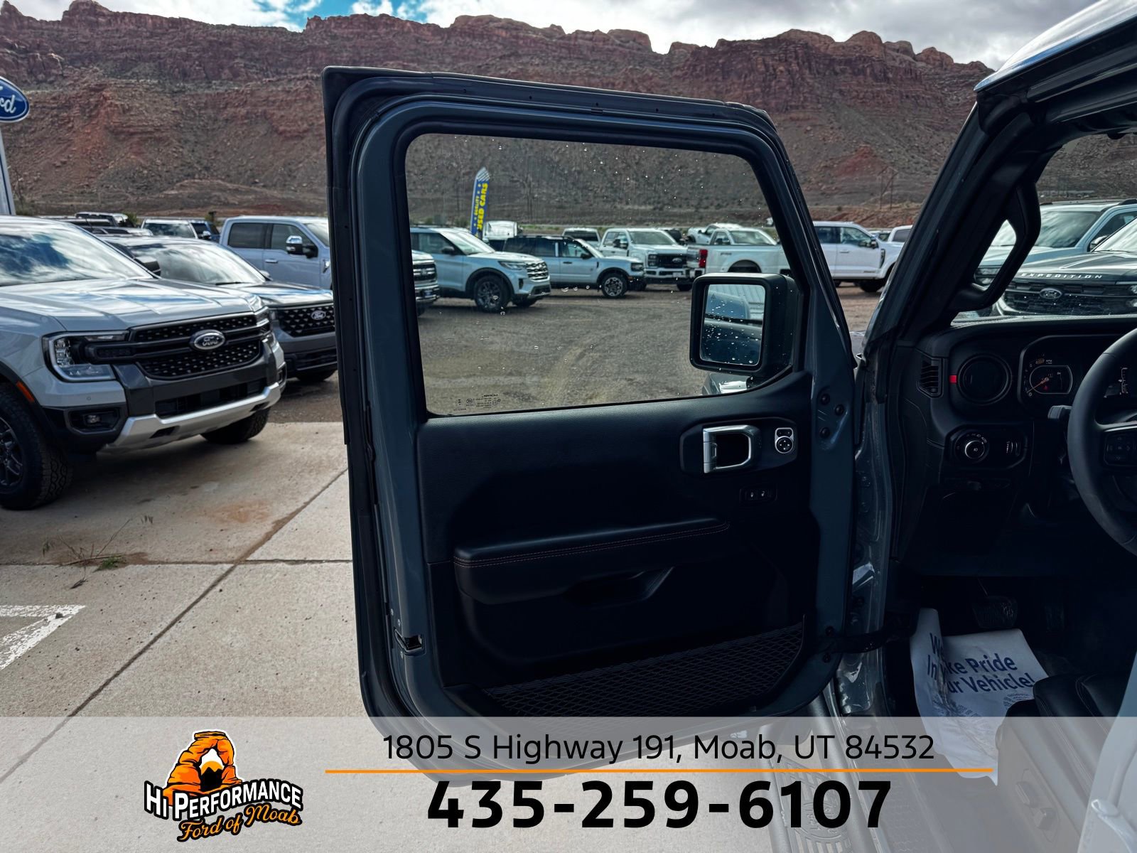 Used 2024 Jeep Wrangler Unlimited Rubicon AWD/4WD image 14