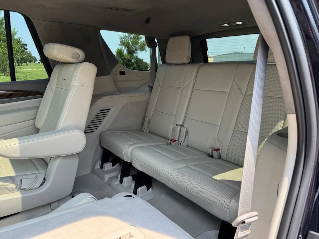 Certified 2023 Cadillac Escalade Premium Luxury Platinum w/ Heavy-Duty Trailer Package AWD/4WD image 19