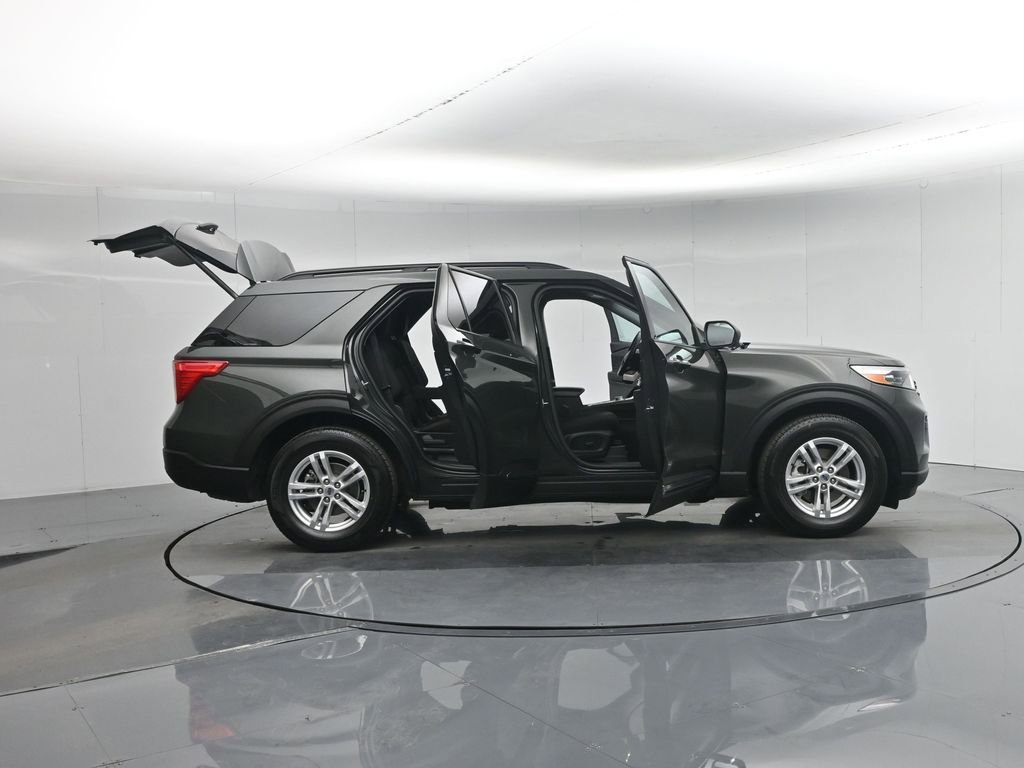 Used 2022 Ford Explorer XLT image 5