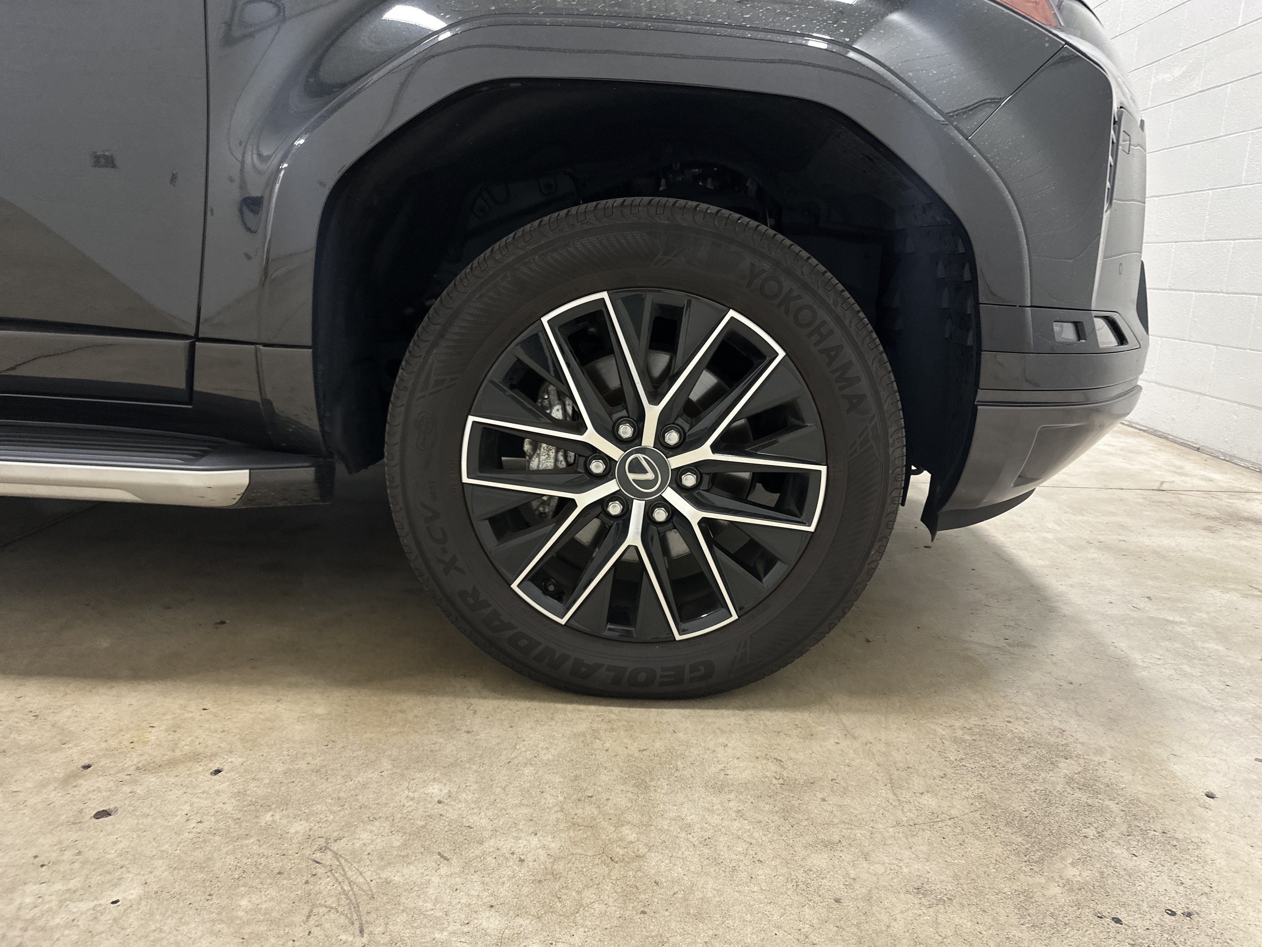 Certified 2024 Lexus GX 550 w/ Accessory Package (2T) AWD/4WD image 13