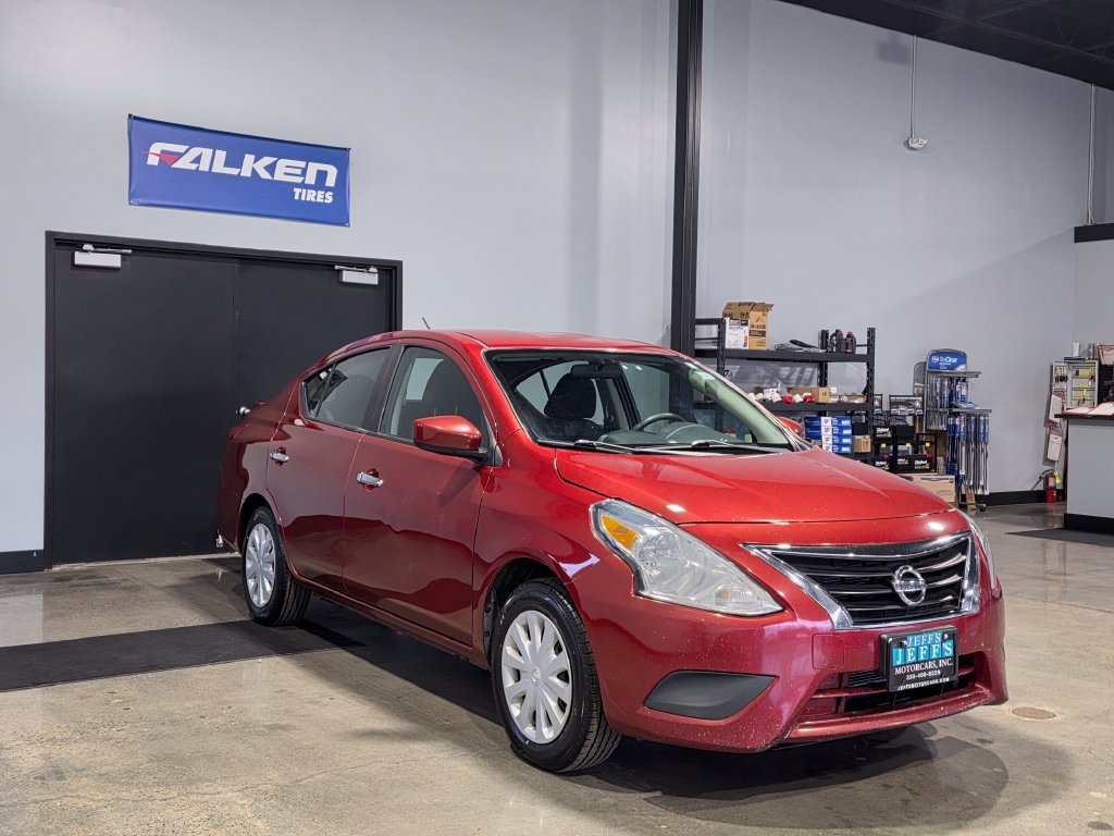 Used 2018 Nissan Versa SV FWD image 3