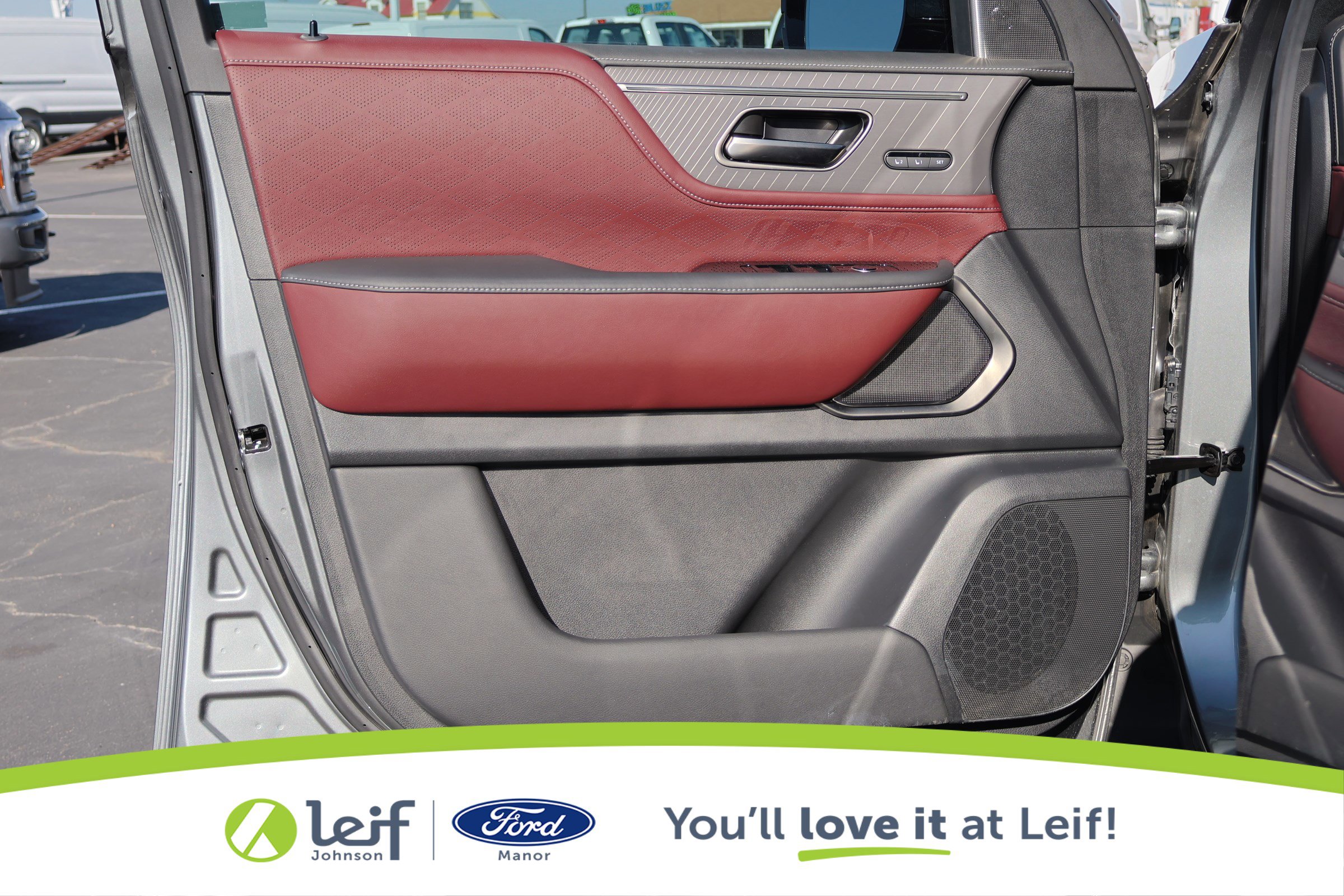 Used 2025 INFINITI QX80 Autograph image 10