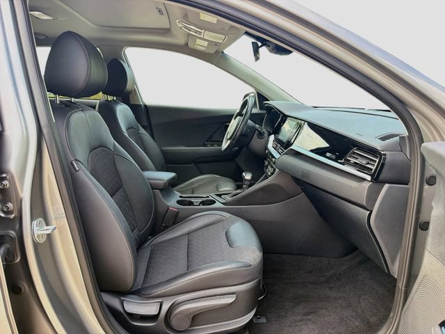 Used 2022 Kia Niro LXS FWD image 14