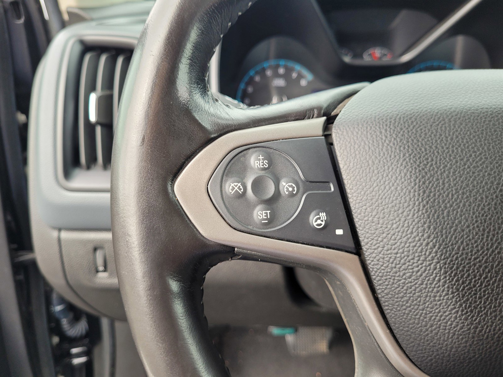 Used 2019 Chevrolet Colorado Z71 w/ Z71 Midnight Edition image 22