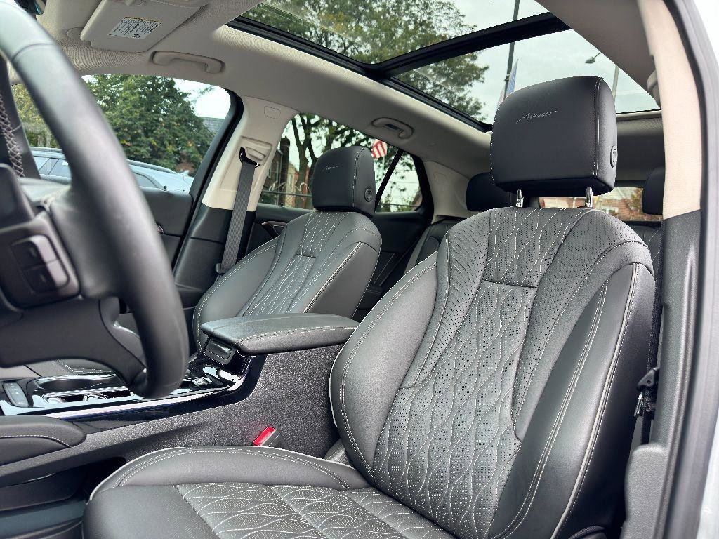 Used 2023 Buick Envision Avenir image 20