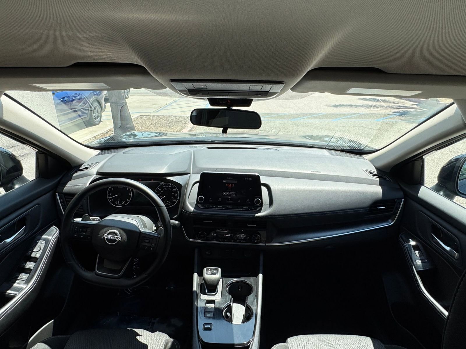 Used 2025 Nissan Rogue SV FWD image 35