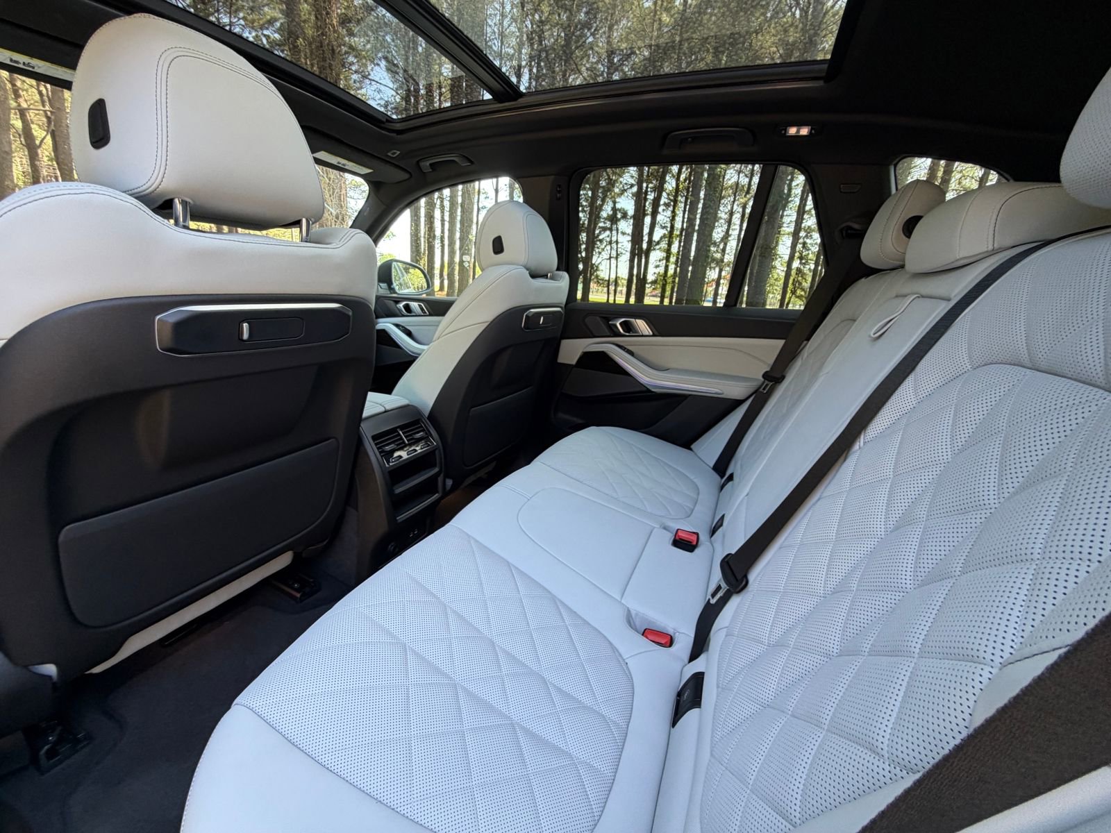 Certified 2024 BMW X5 xDrive50e w/ Premium Package image 15