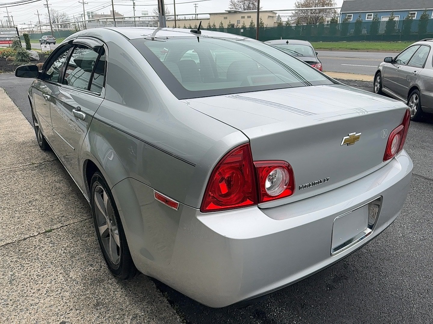 Used 2011 Chevrolet Malibu LT w/ Power Convenience Package FWD image 4