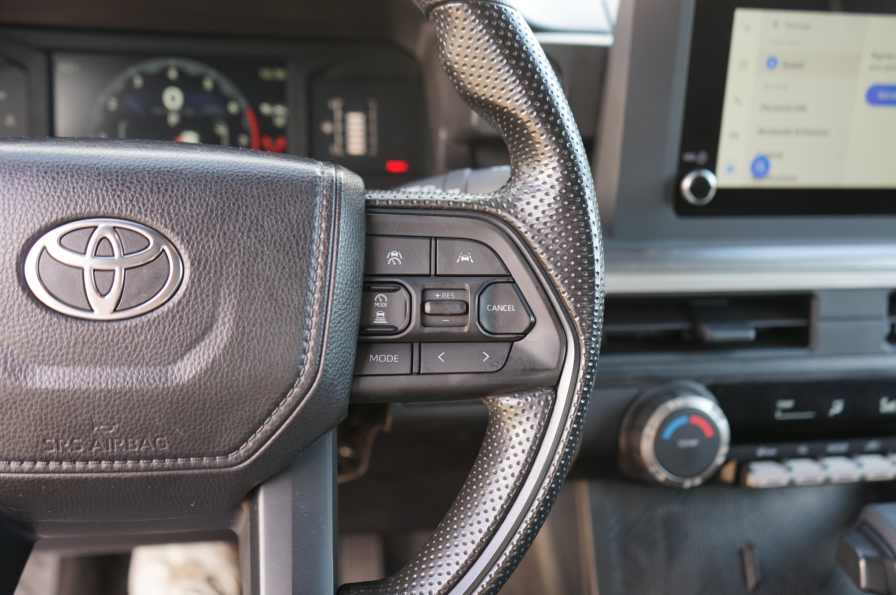 Used 2025 Toyota Tacoma SR5 AWD/4WD image 25