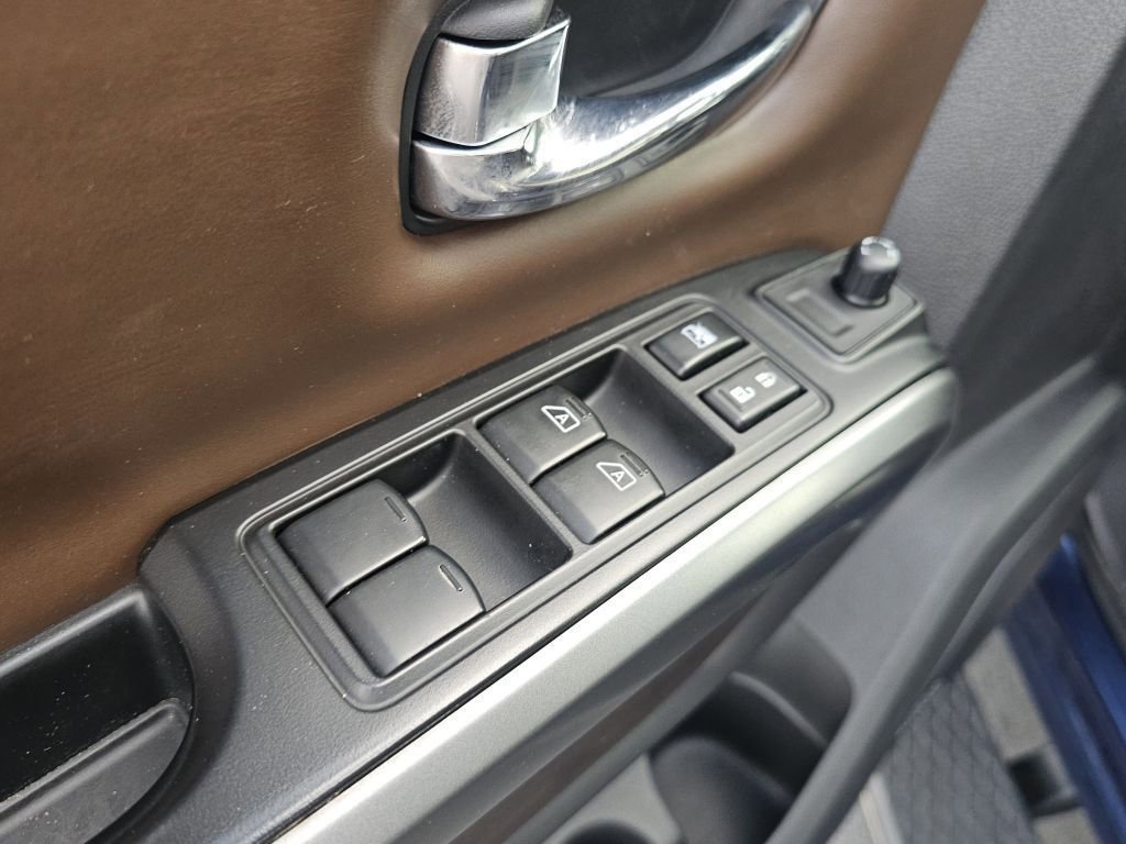 Used 2017 Nissan Titan Platinum Reserve image 31