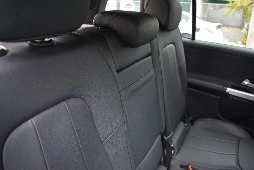 Used 2024 Mercedes-Benz GLB 250 image 28