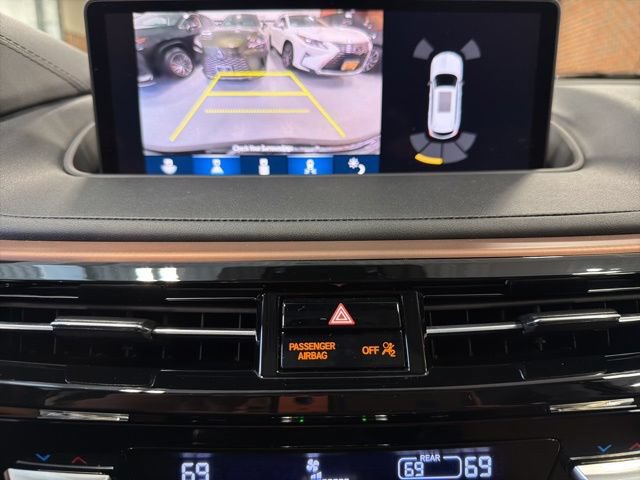 Used 2024 Acura MDX SH-AWD w/ Technology Package image 21