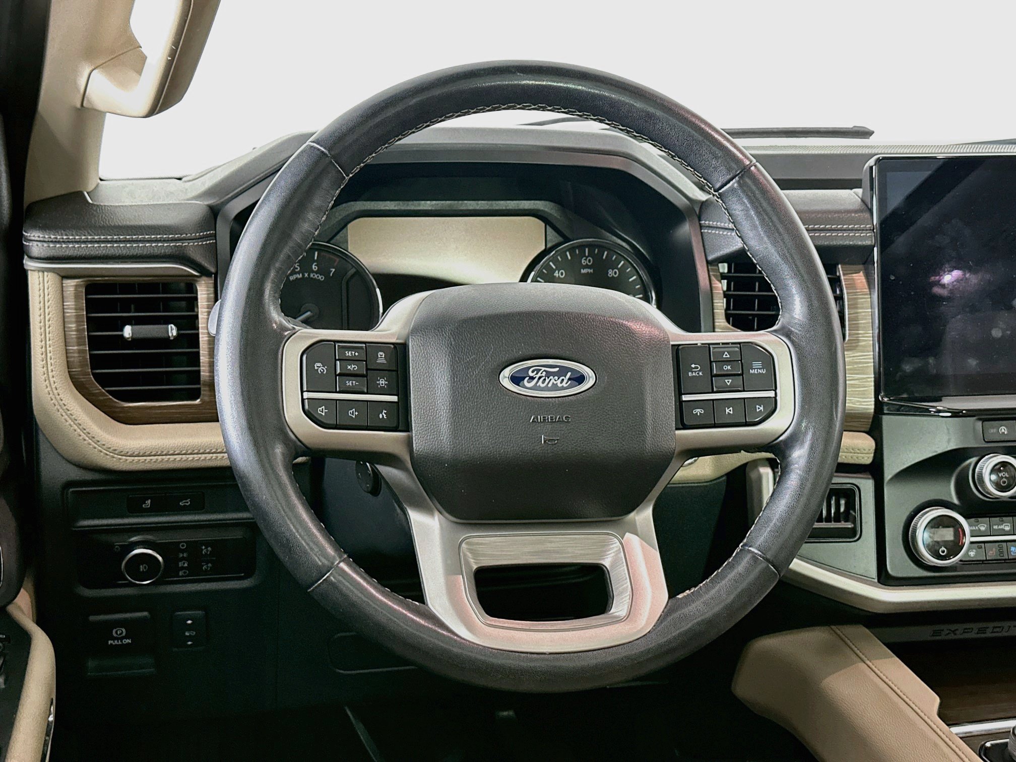 Used 2023 Ford Expedition Limited AWD/4WD image 18