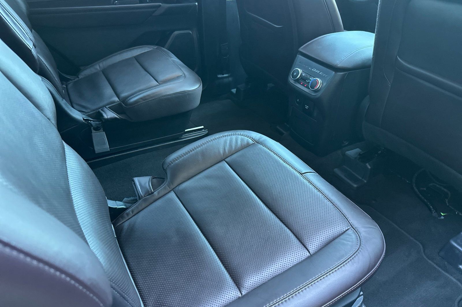 Used 2025 Ford Explorer Platinum w/ LUX Leather Package image 20