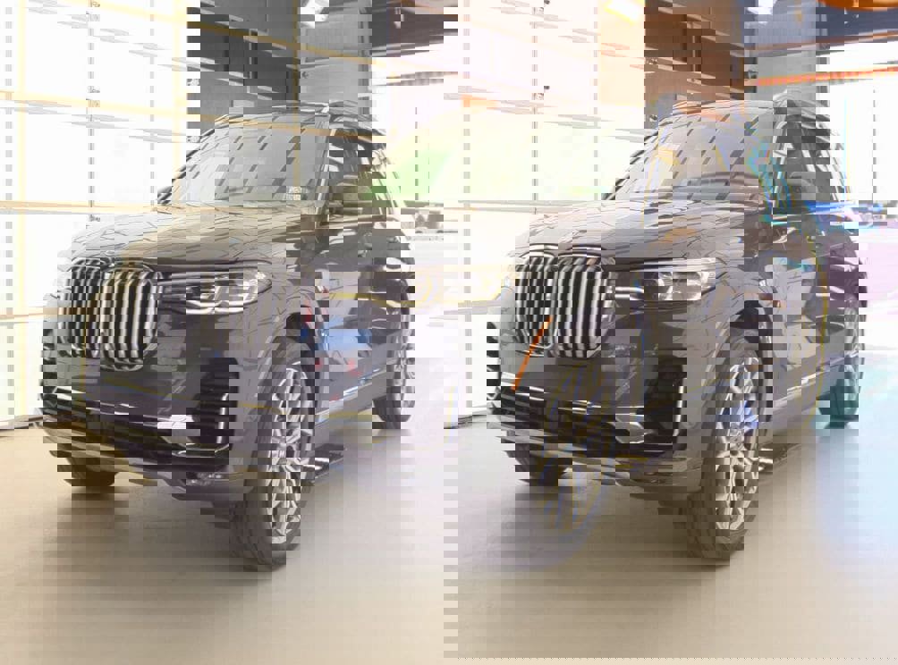 Used 2019 BMW X7 xDrive50i w/ Premium Package image 2
