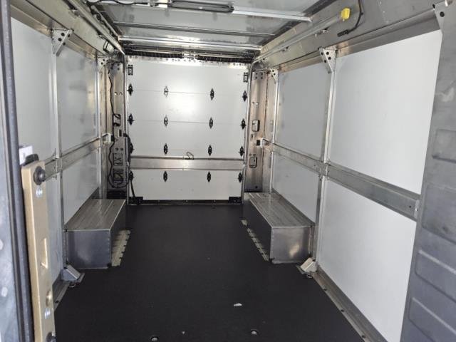 Used 2024 Chevrolet Brightdrop 600 w/ Commercial Equipment Package AWD/4WD image 2
