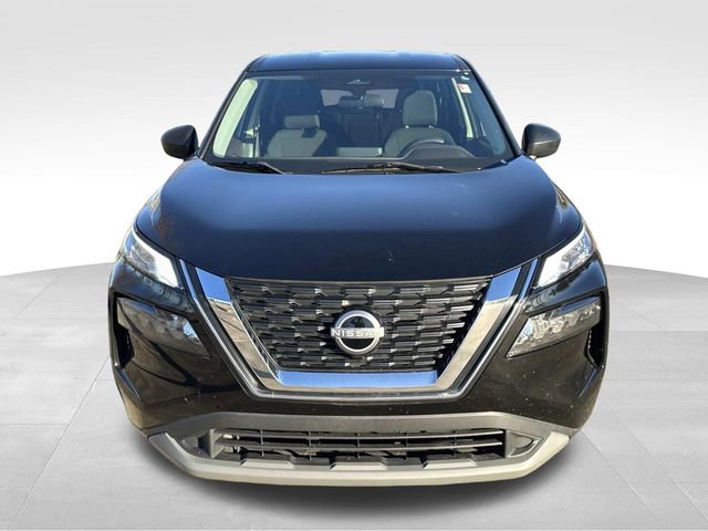Used 2023 Nissan Rogue S image 2