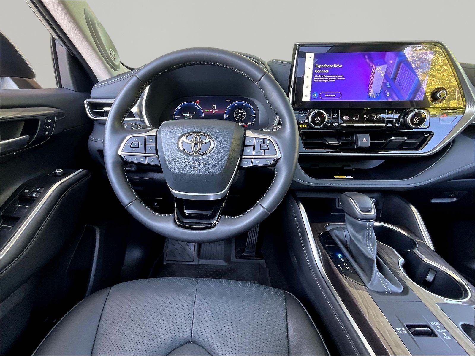 Used 2024 Toyota Highlander Platinum AWD/4WD image 8