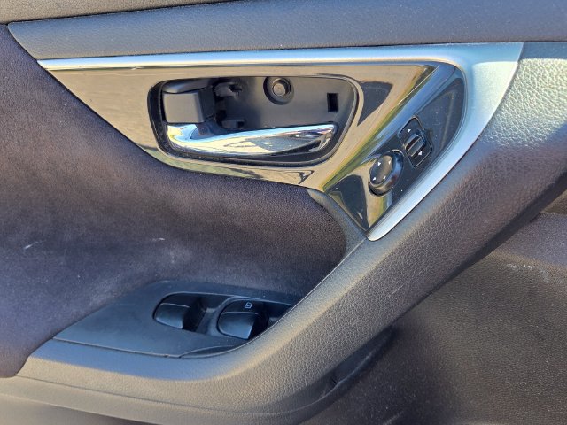 Used 2013 Nissan Altima 2.5 S FWD image 29
