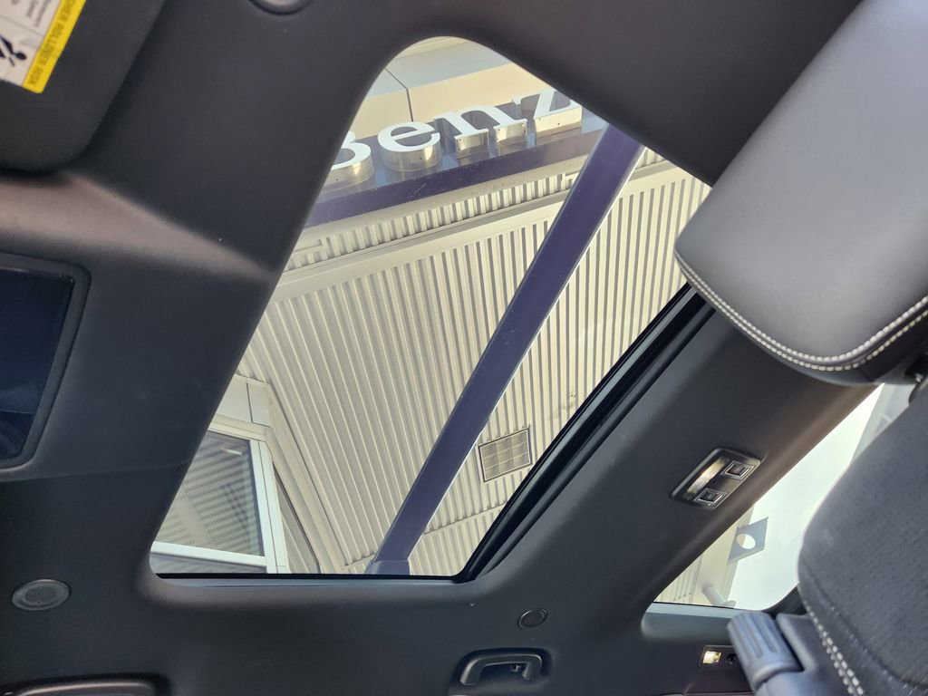 Used 2022 Land Rover Discovery S R-Dynamic image 33