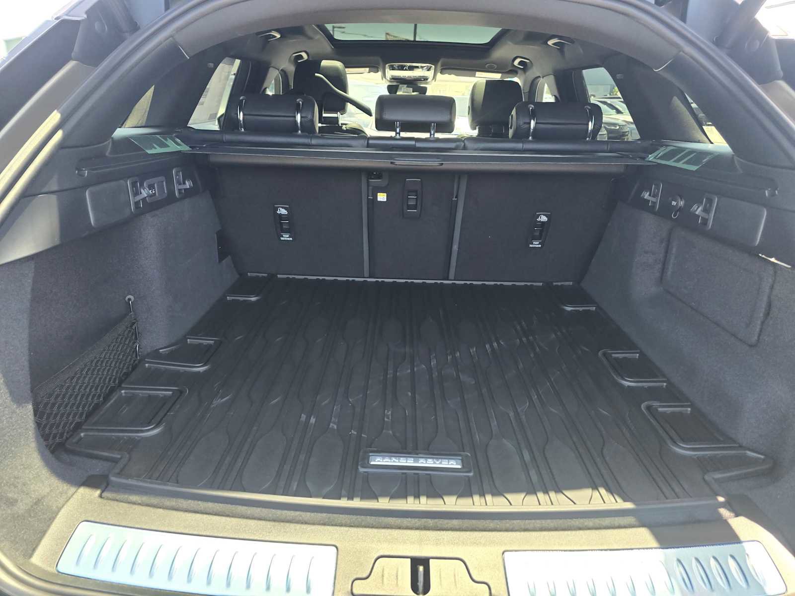 Certified 2026 Land Rover Range Rover Velar Dynamic SE image 17