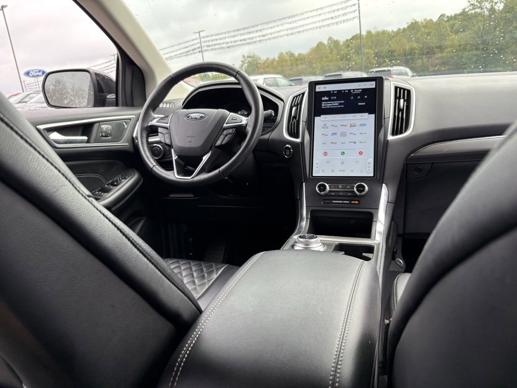 Used 2024 Ford Edge Titanium image 31