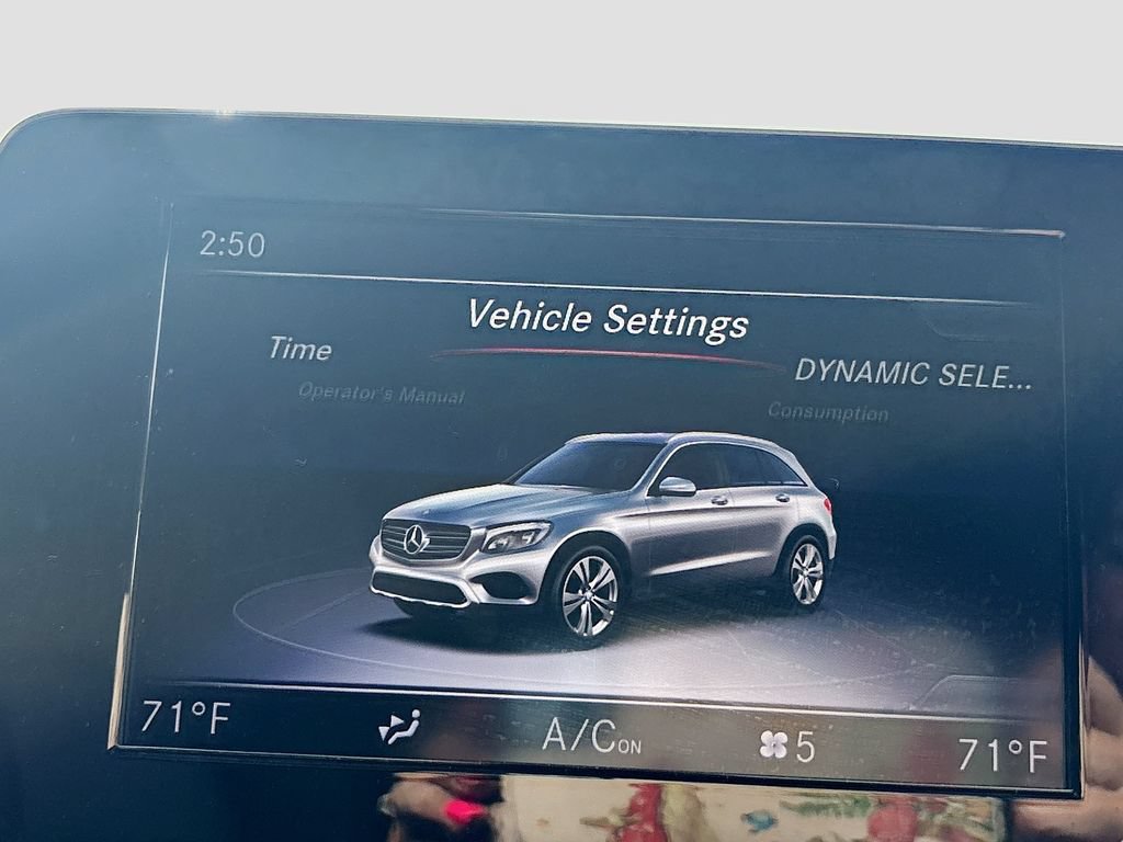 Used 2018 Mercedes-Benz GLC 300 4MATIC w/ Premium Package image 32