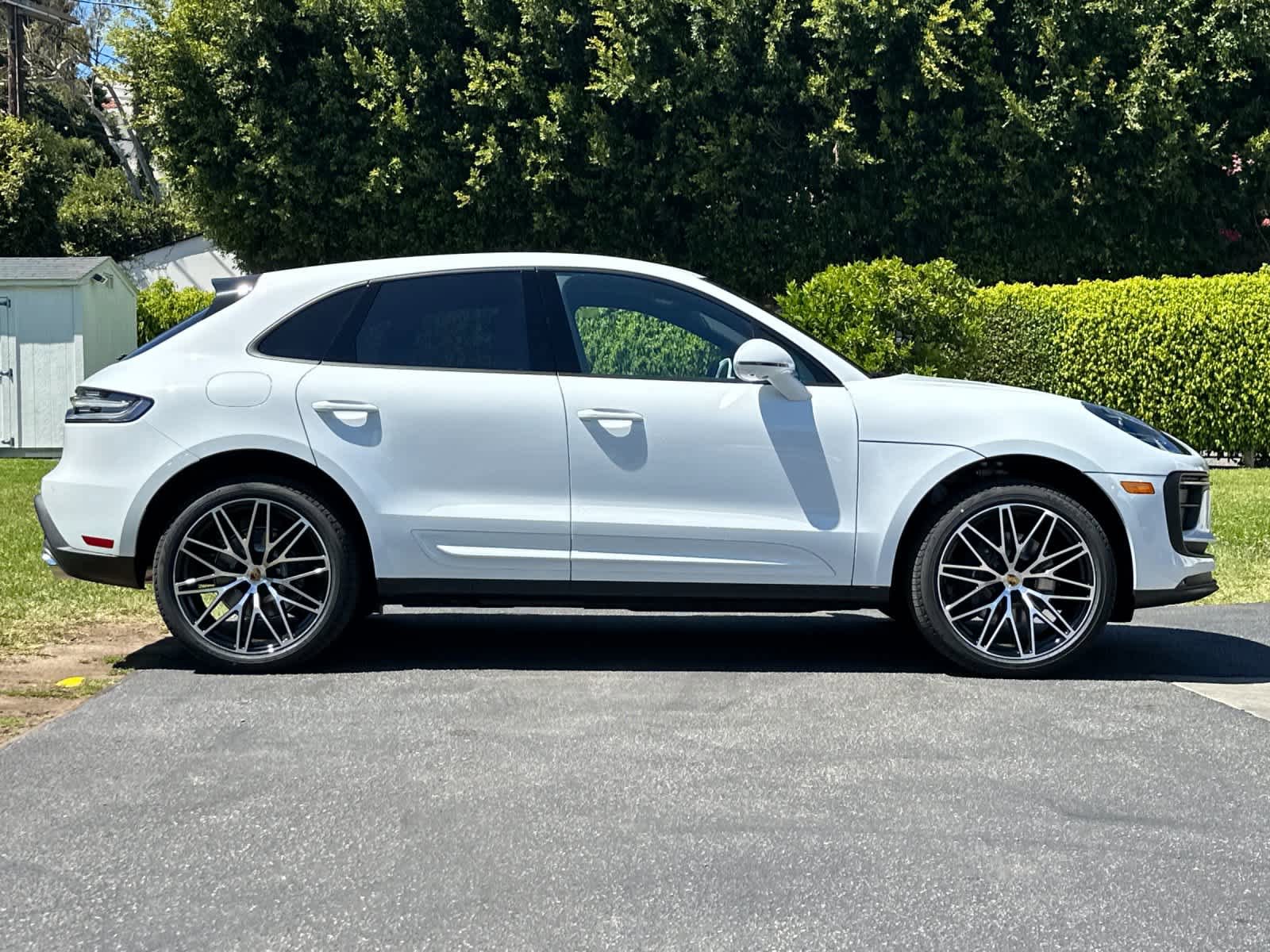 New 2026 Porsche Macan image 9