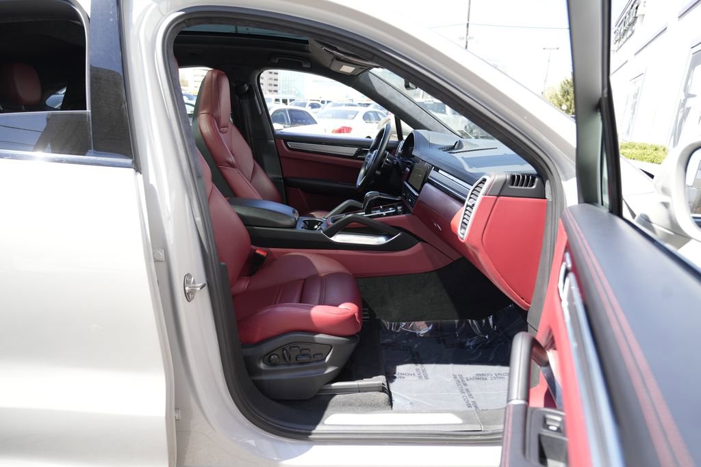Used 2023 Porsche Cayenne Turbo w/ Premium Package Plus (PI3) image 35