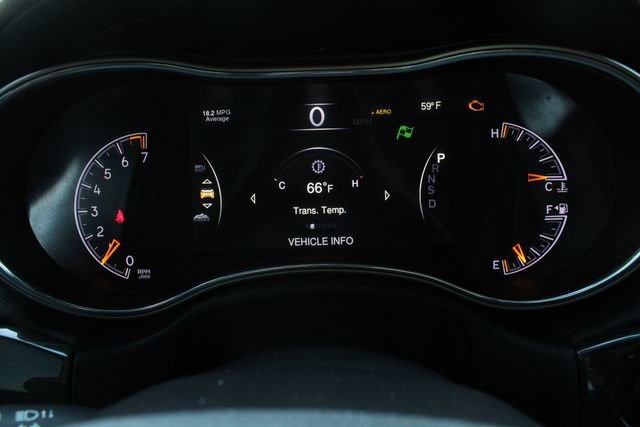 Used 2015 Jeep Grand Cherokee Overland AWD/4WD image 10