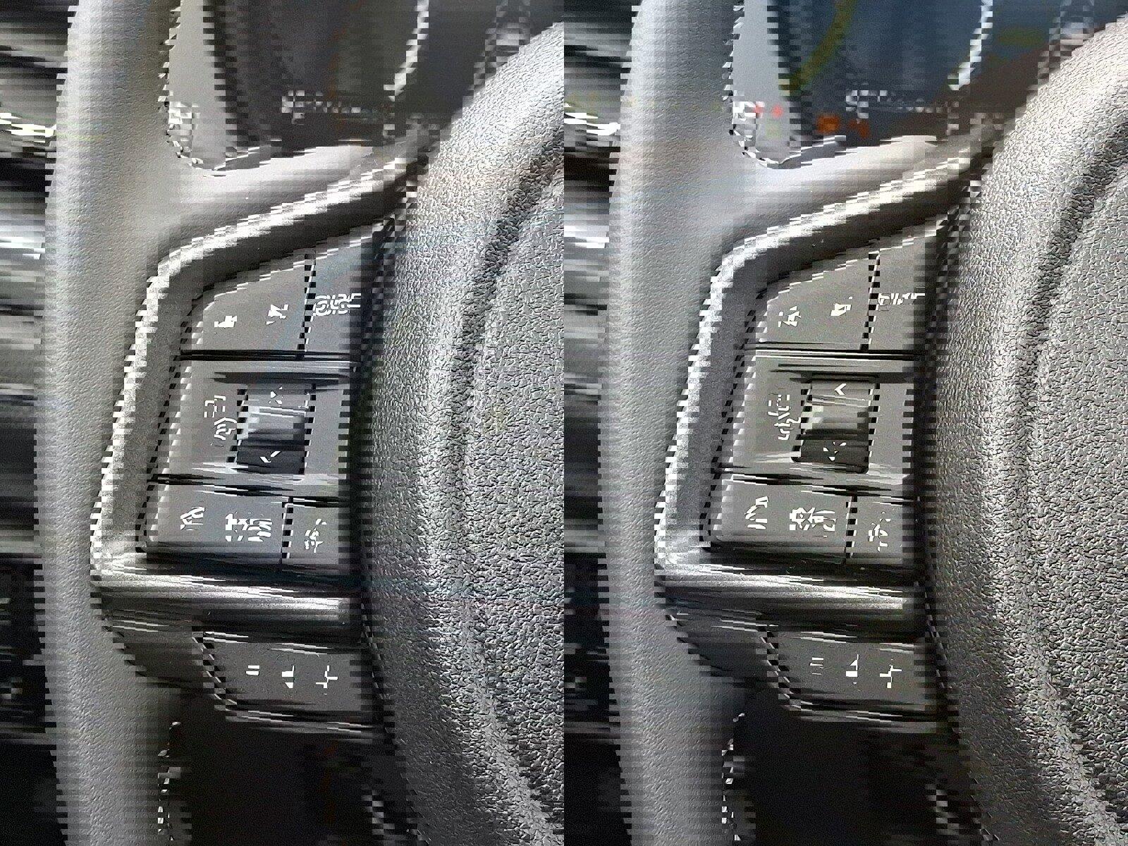 Certified 2025 Subaru Forester Limited image 21