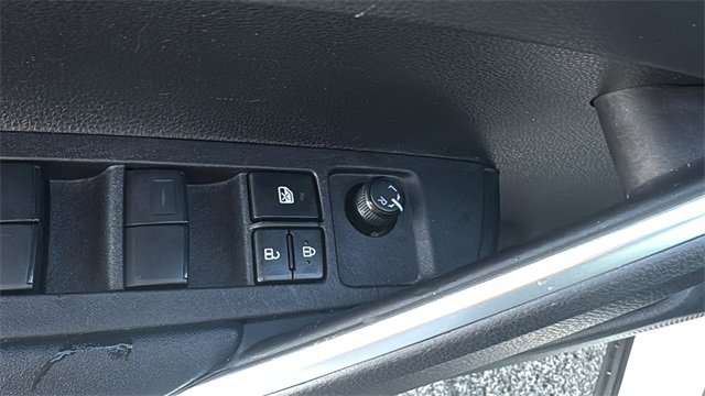 Used 2024 Toyota Corolla Cross LE image 13