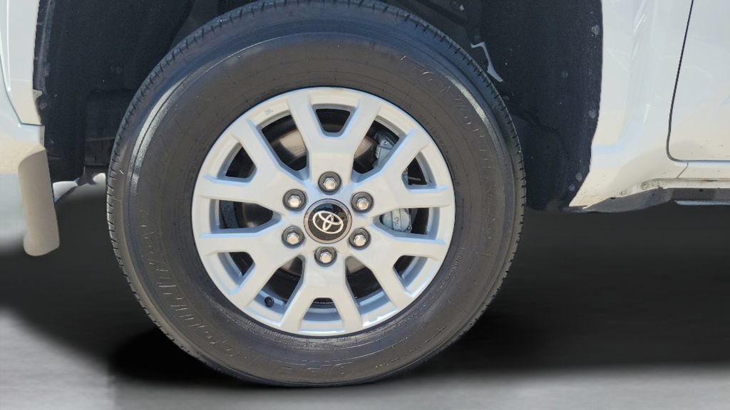 Certified 2025 Toyota Tacoma SR5 AWD/4WD image 25
