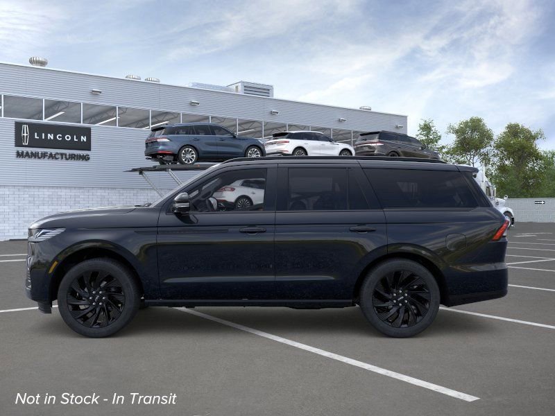 New 2026 Lincoln Navigator Reserve AWD/4WD image 3