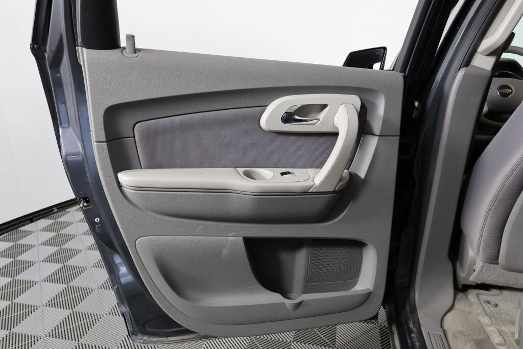Used 2012 Chevrolet Traverse LS image 16