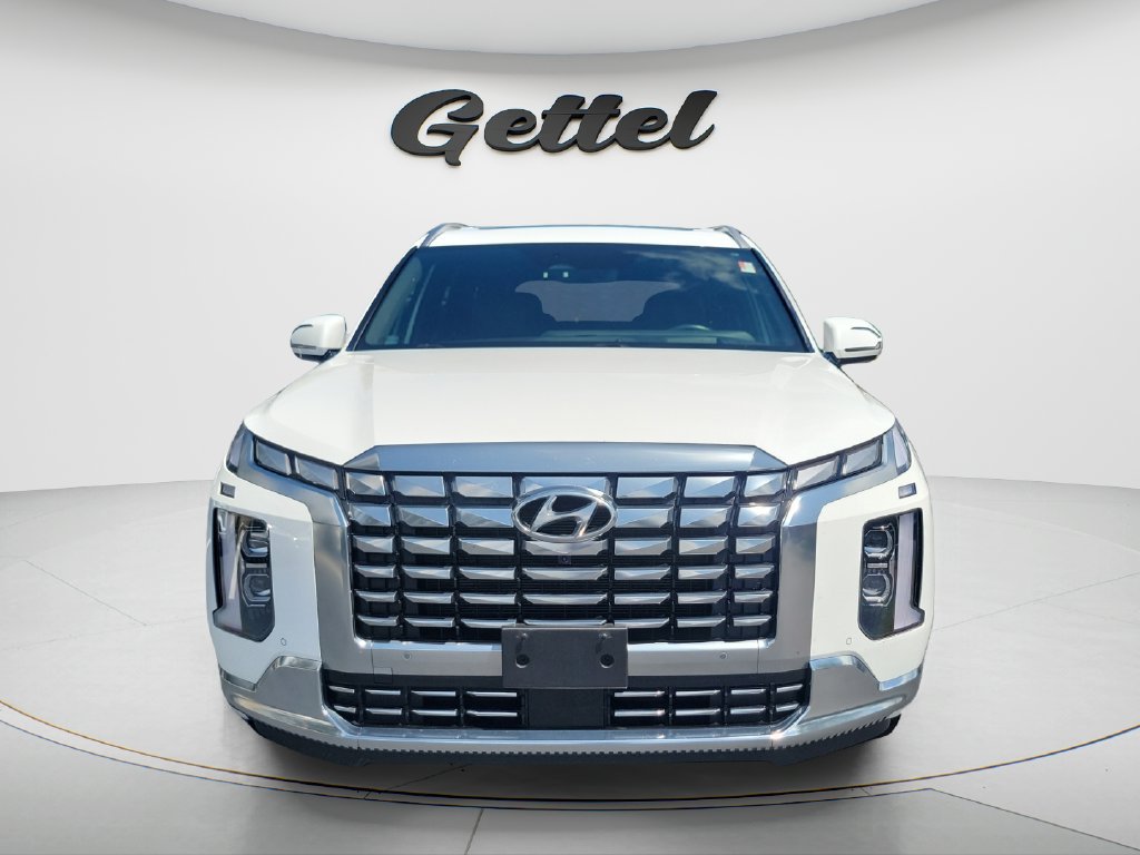 Used 2023 Hyundai Palisade Calligraphy FWD image 2