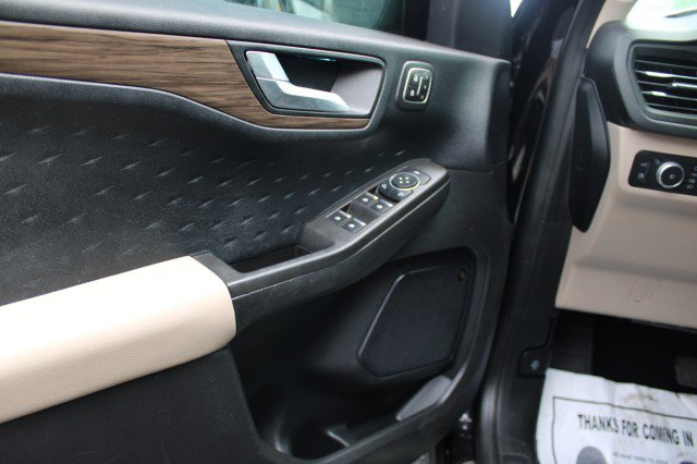 Used 2020 Ford Escape Titanium image 10