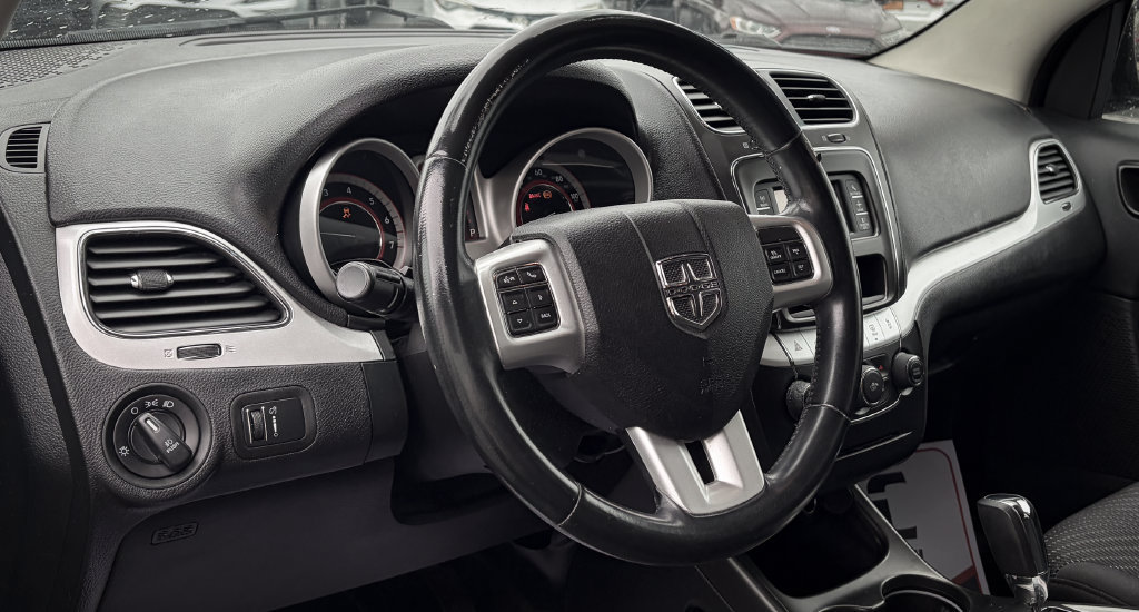 Used 2016 Dodge Journey SXT w/ Blacktop Package AWD/4WD image 2